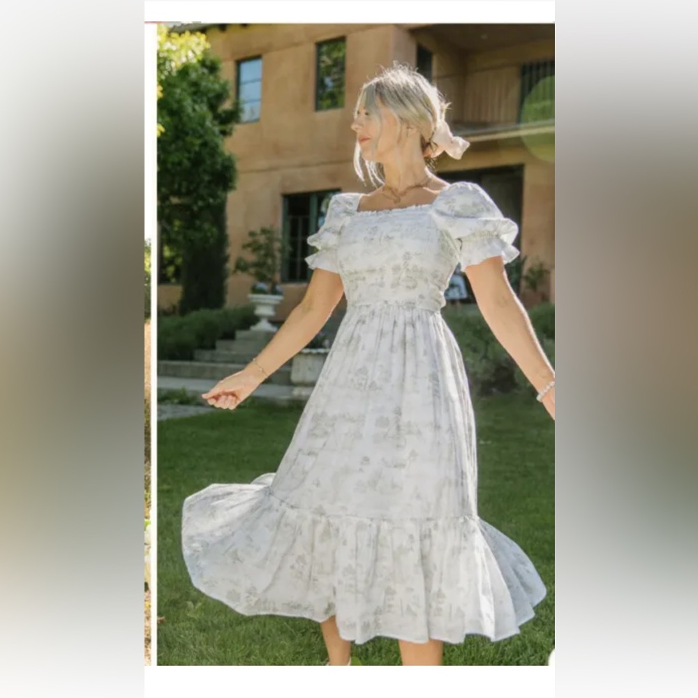 Ivy City Co Valencia dress in Sage Medium NWT